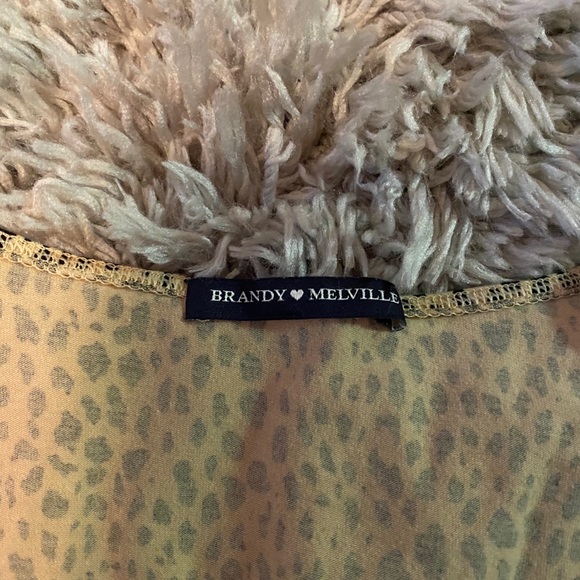 Pics of a top for someone DO NOT BUY - Picture 3 of 3